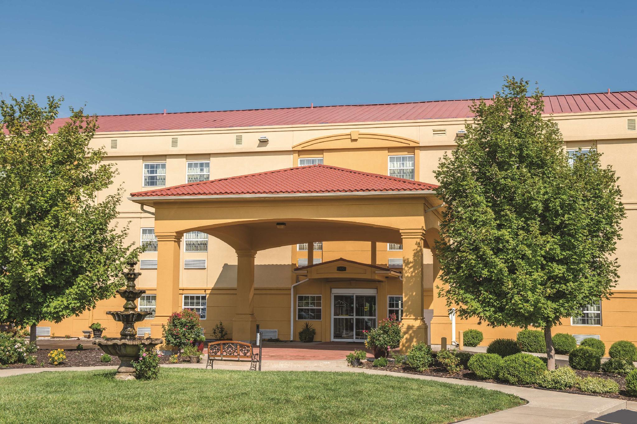 La Quinta By Wyndham Blue Springs Ξενοδοχείο Εξωτερικό φωτογραφία