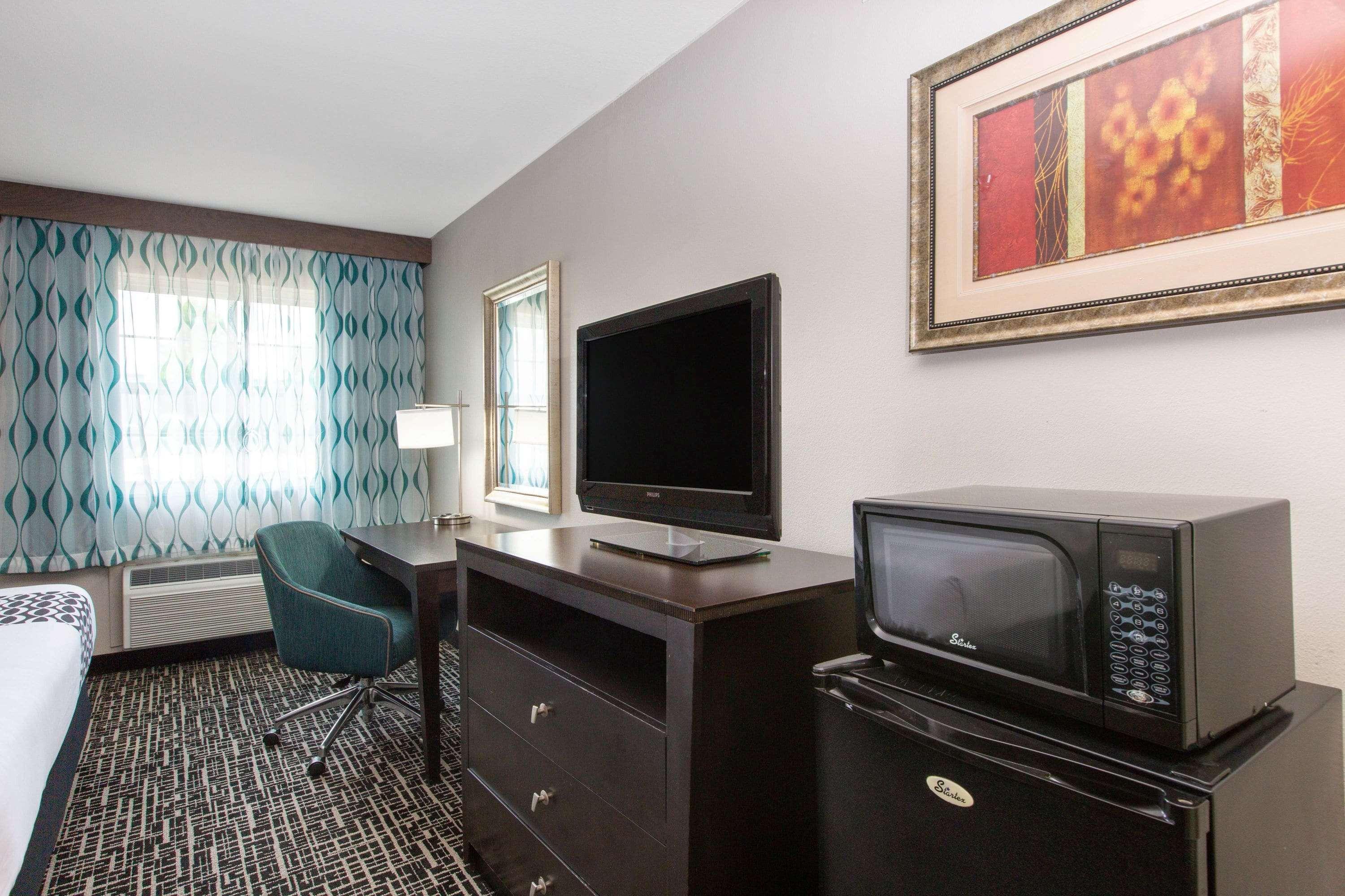 La Quinta By Wyndham Blue Springs Ξενοδοχείο Εξωτερικό φωτογραφία